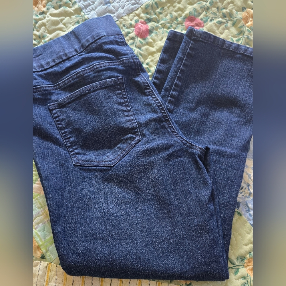 SALE Chico platinum denim Jeggings Size 0